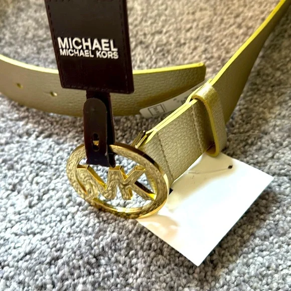 NWOT Michael Kors Gold with Gold Signature Logo Belt Size Medium - Picture 1 of 4